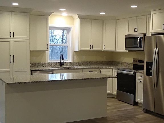 5th image of 130 Soule Rd