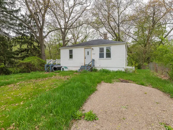 1342 Broadway Ave, Benton Harbor, MI 49022