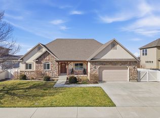 1092 S Valley Sage Dr E, Springville, UT 84663