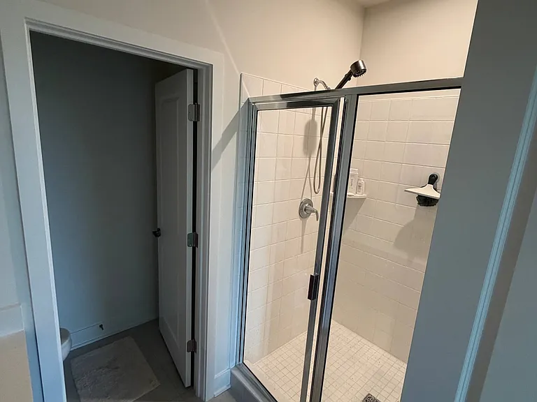 Master Bedroom Full bathroom