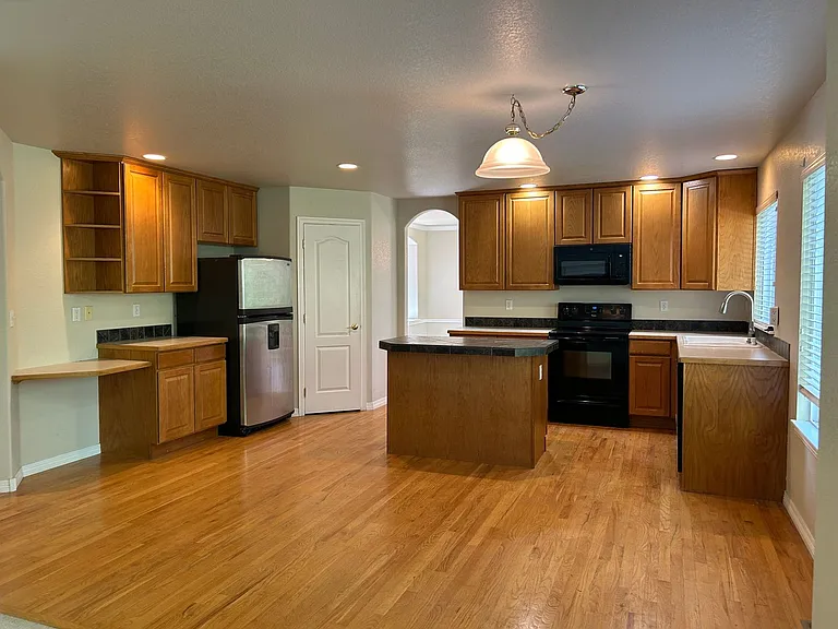 5406 Hunter Dr — Photo 10