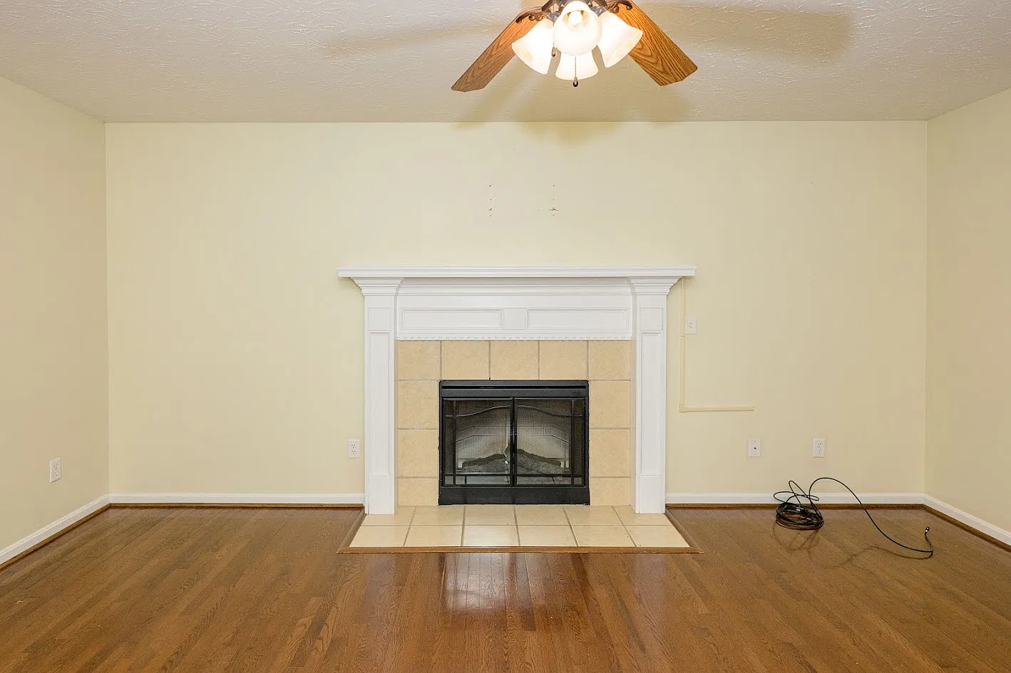 3 bed, 2.5 bath, 1794 sqft, $1,995 — Photo 3