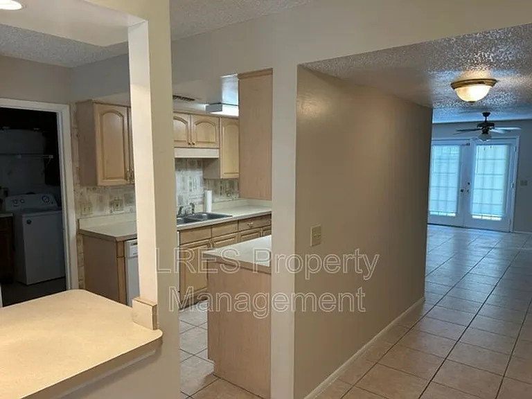 4603 Lighthouse Cir — Photo 2