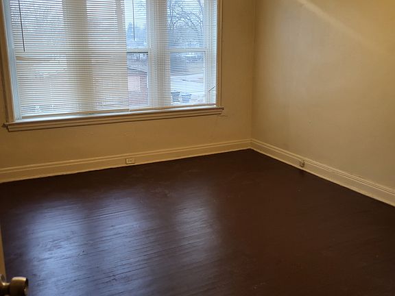 4th image of 5469 Ashland Ave Unit 2