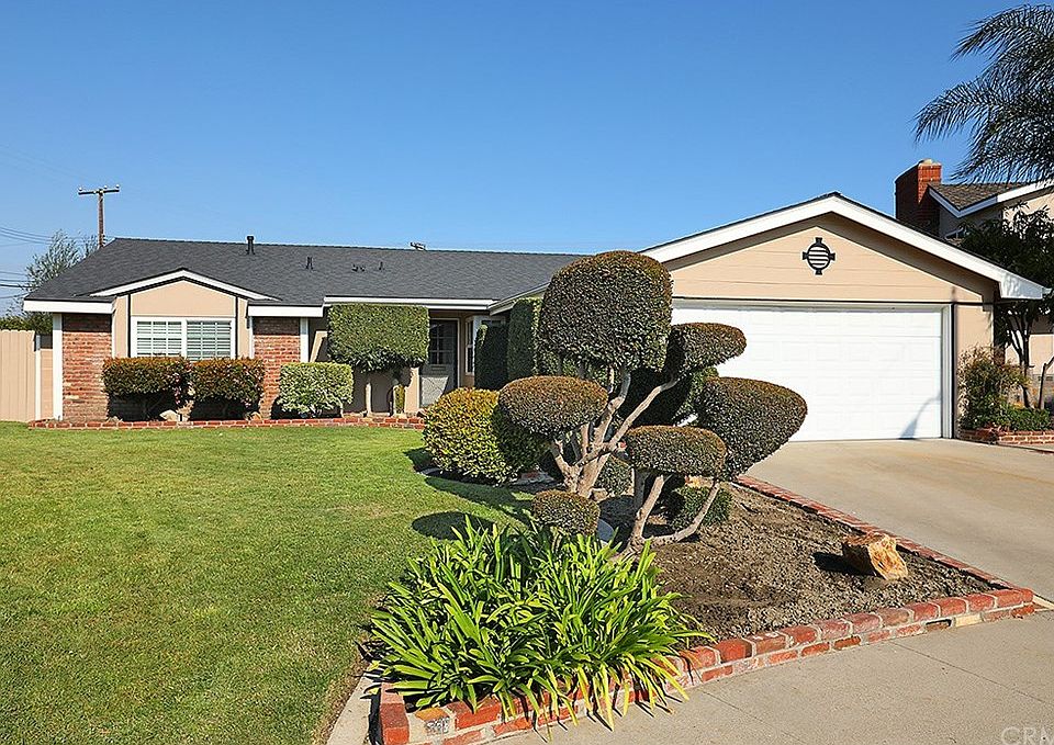 2nd image of 12612 Sylvan St