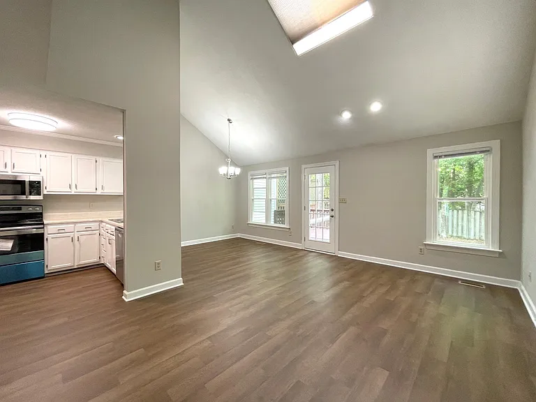5108 Sinclair Dr — Photo 7