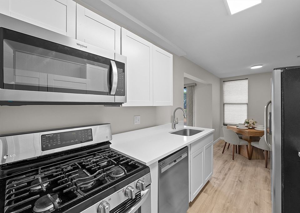 1st image of 26-26D Shrewsbury Green Dr
