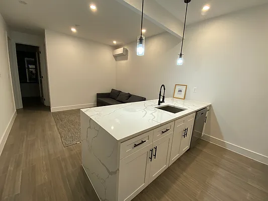 Rented by Suzuki Capital LLC | media 2