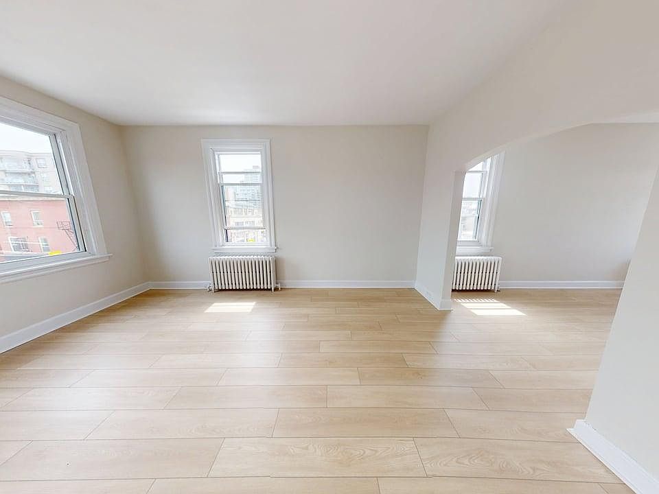 1st image of 260 1/2 Dalhousie St #1526034