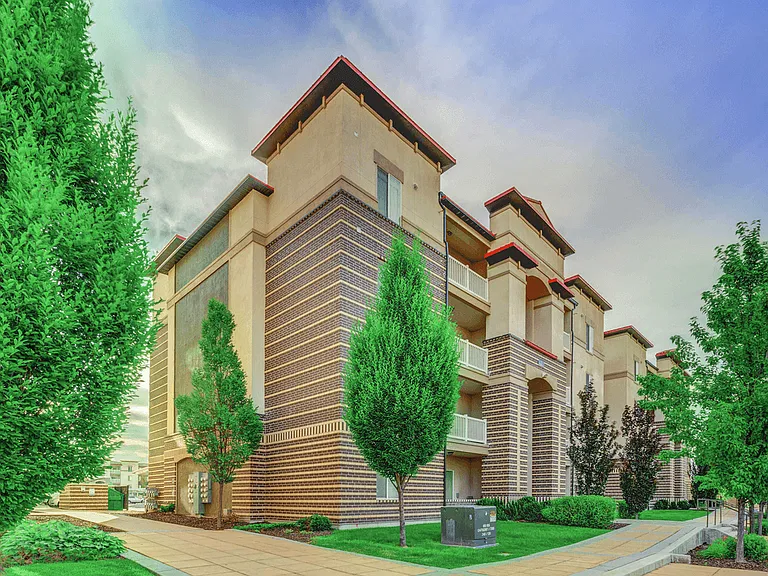 Avida Apartments — Photo 26