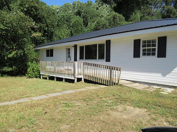 3rd image of 36 Armstrong Dr