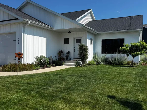 195 Prairie Mound Dr, Oregon, WI 53575