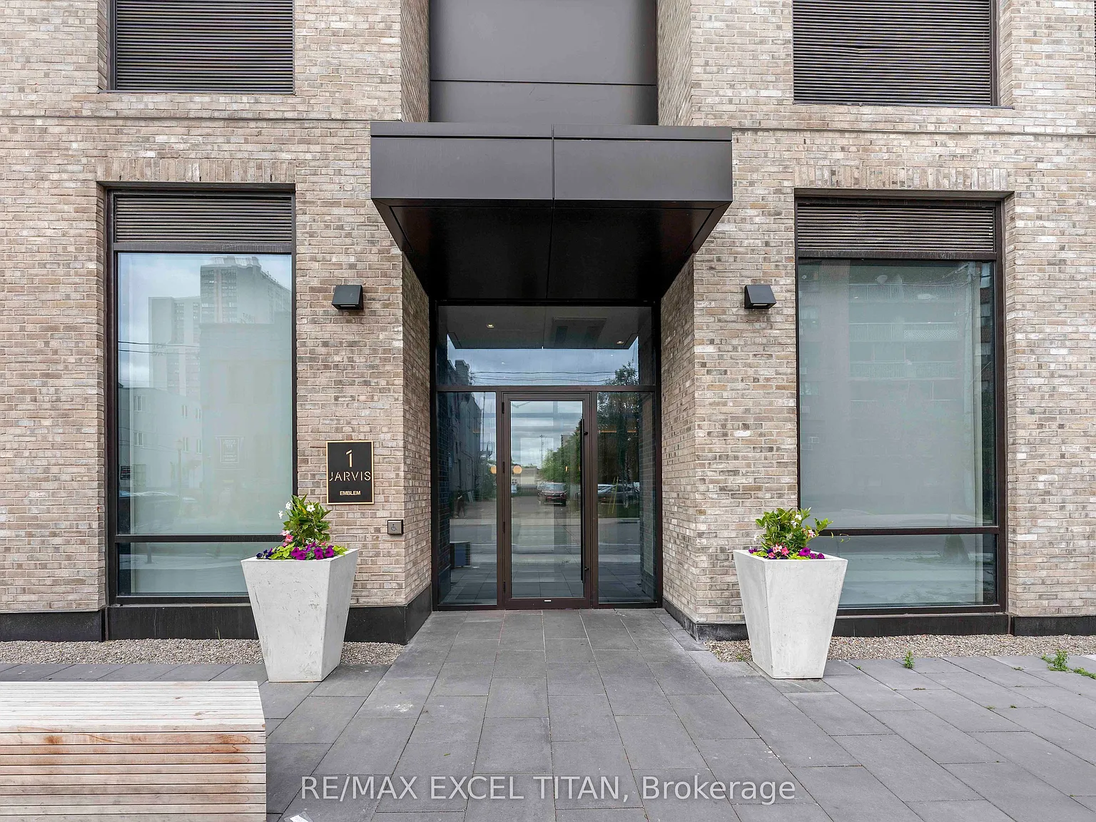 2 bed, $1,650 — Photo 3