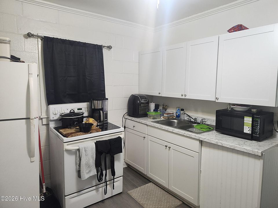 2nd image of 605 Washington Street