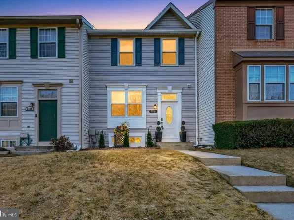 8221 Appalachian Dr, Pasadena, MD 21122