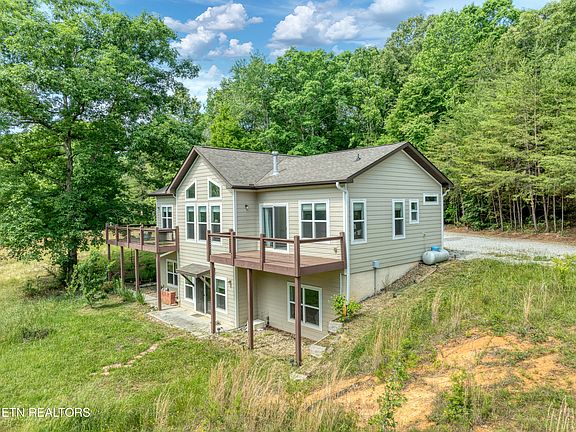 4th image of 475 Short Bark Rd