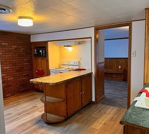 4th image of 36 Shady Ln