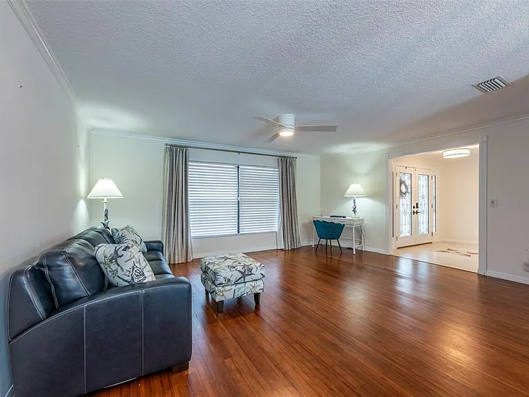 910 Chipaway Dr — Photo 5