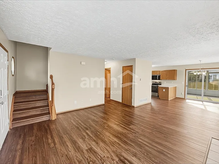 825 Whitehead Dr — Photo 6