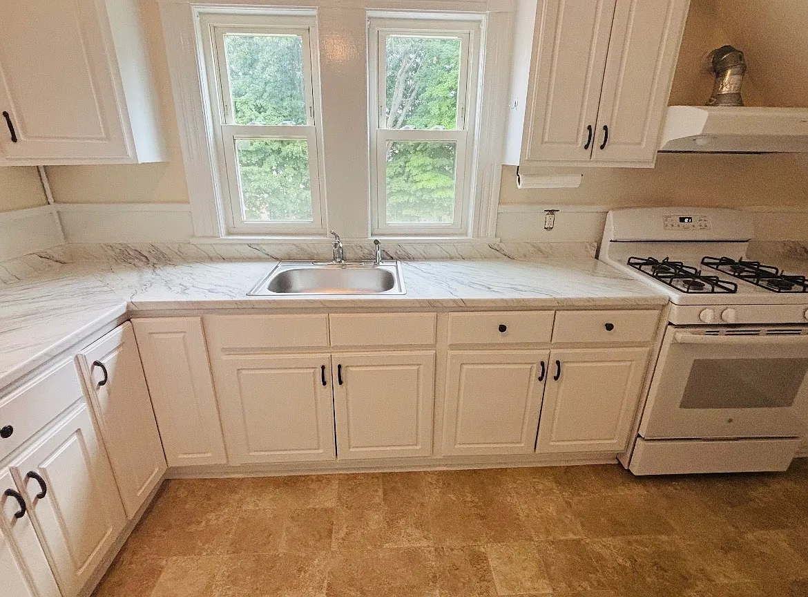 2 bed, 900 sqft, $2,200 — Photo 1