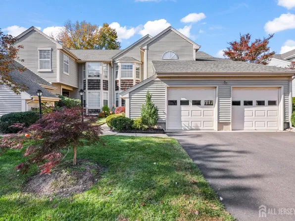 37 Canterbury Dr #A, Monroe Township, NJ 08831