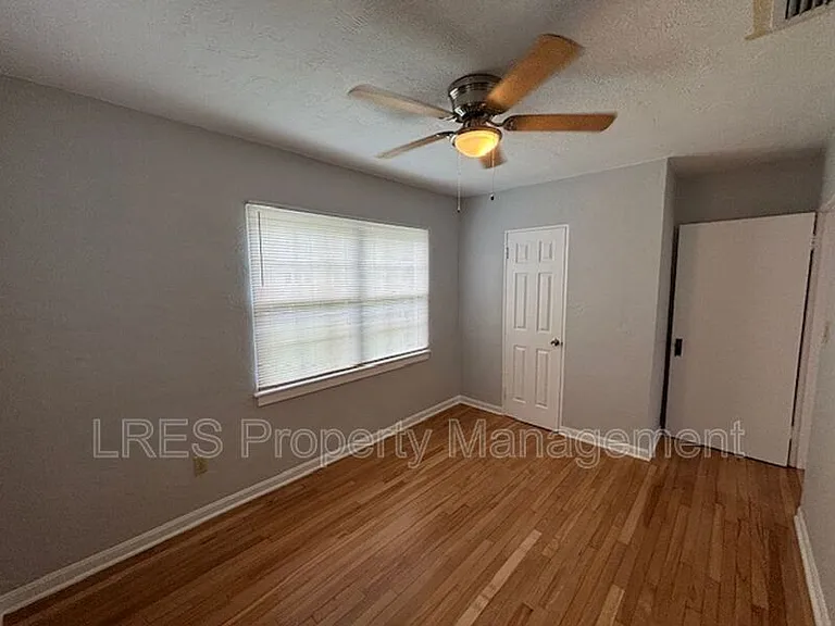 429 Wiltshire Rd — Photo 15