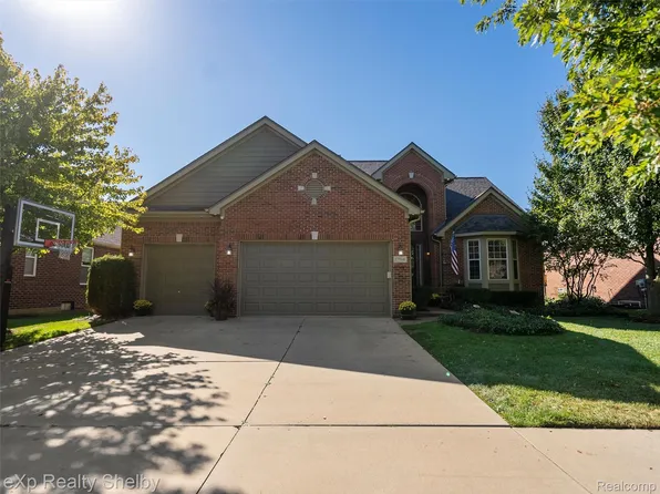 17814 Merganser, Clinton Charter Township, MI 48038