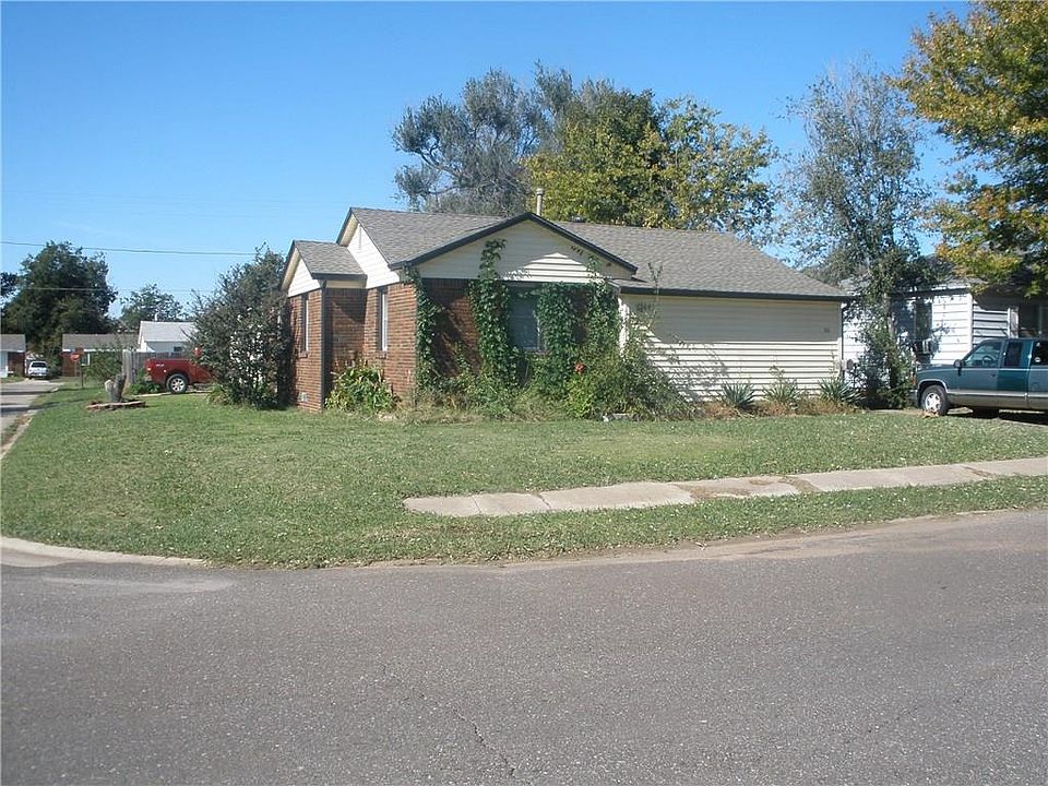 2nd image of 501 E Rickenbacker Dr