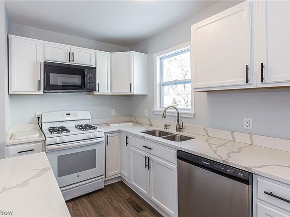 5th image of 586 Brittain Rd