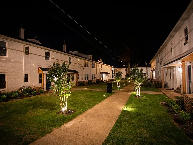 Hollywood Square — Photo 4