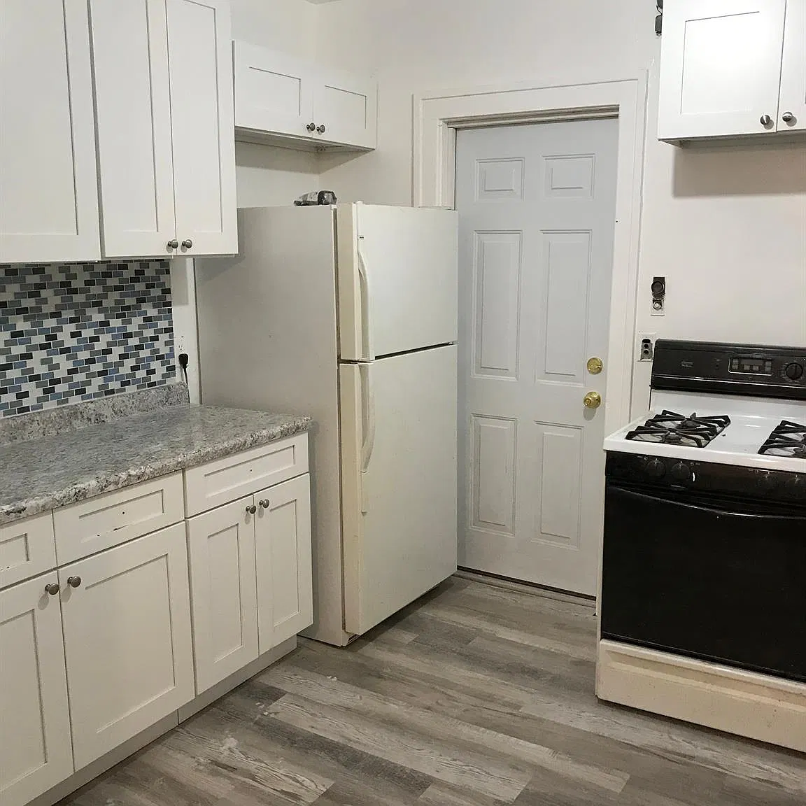 4 bed, 1.0 bath, 3590 sqft, $1,250 — Photo 4