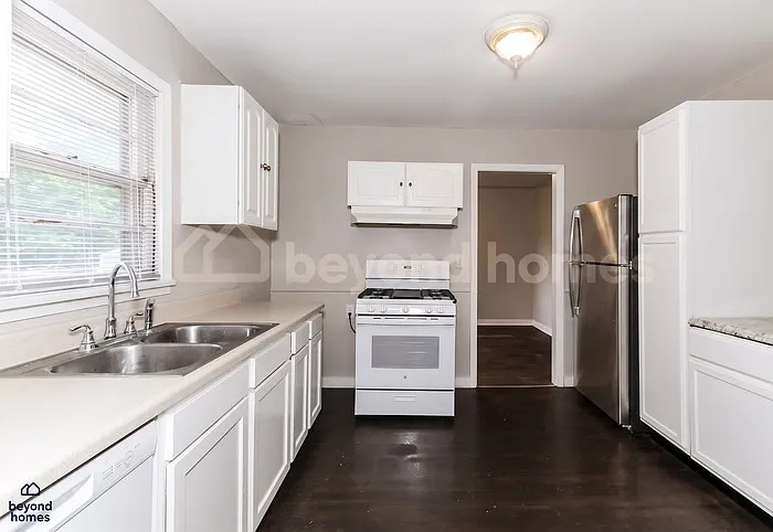 5713 Avenue P — Photo 8
