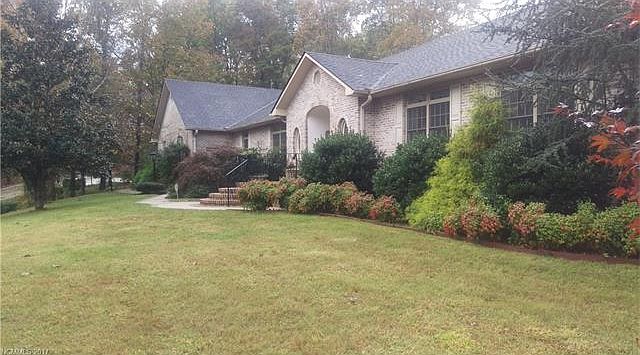 1st image of 20 Burning Tree Dr