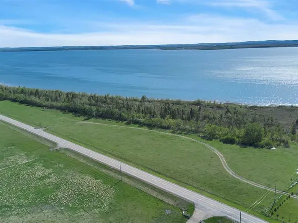 282 Range Rd, Gull Lake, AB T4L 2N3