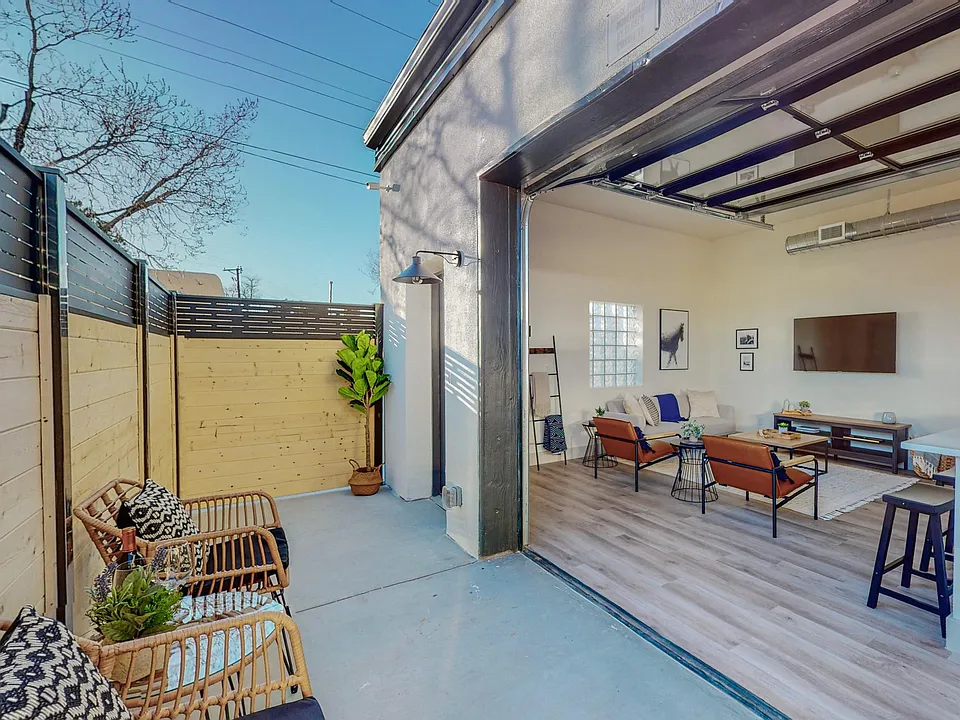 223 Sierra Dr SE #C2