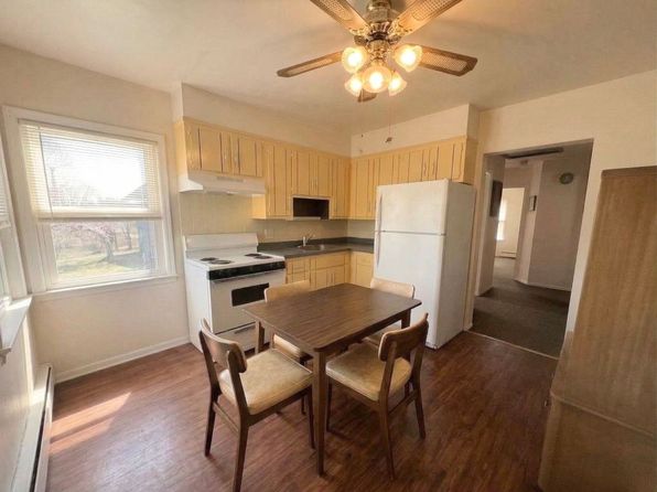 70 Oak St Floor 2