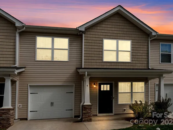 4 Chambers Garden Dr, Arden, NC 28704