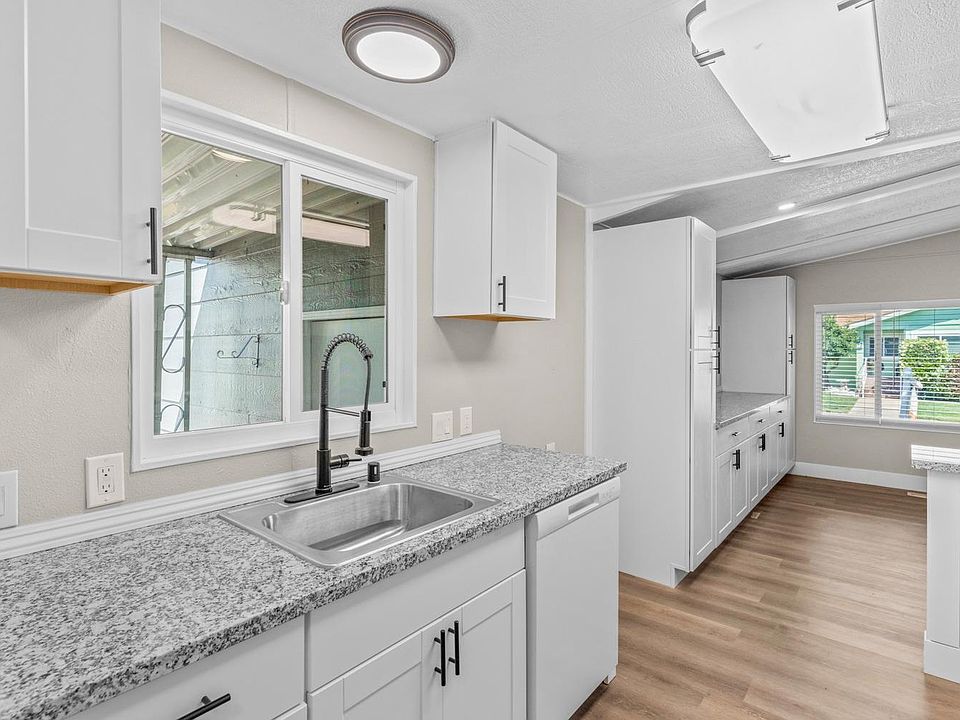 1st image of 69 Hancock Dr