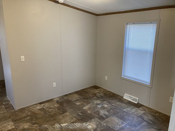 5th image of 28 Briwood Cir #B028