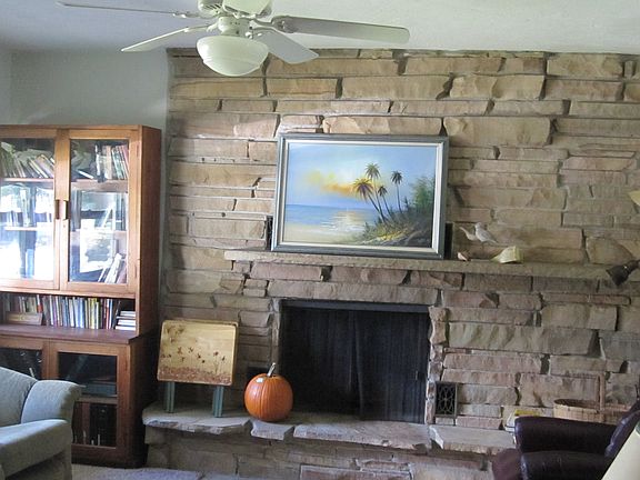 3rd image of 3840 Neptune Dr SE