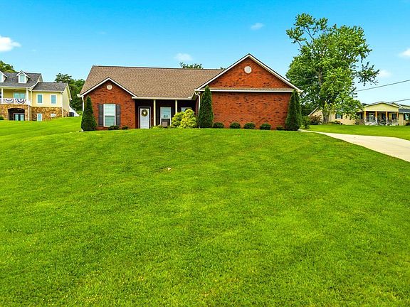 3rd image of 852 Isabell Dr