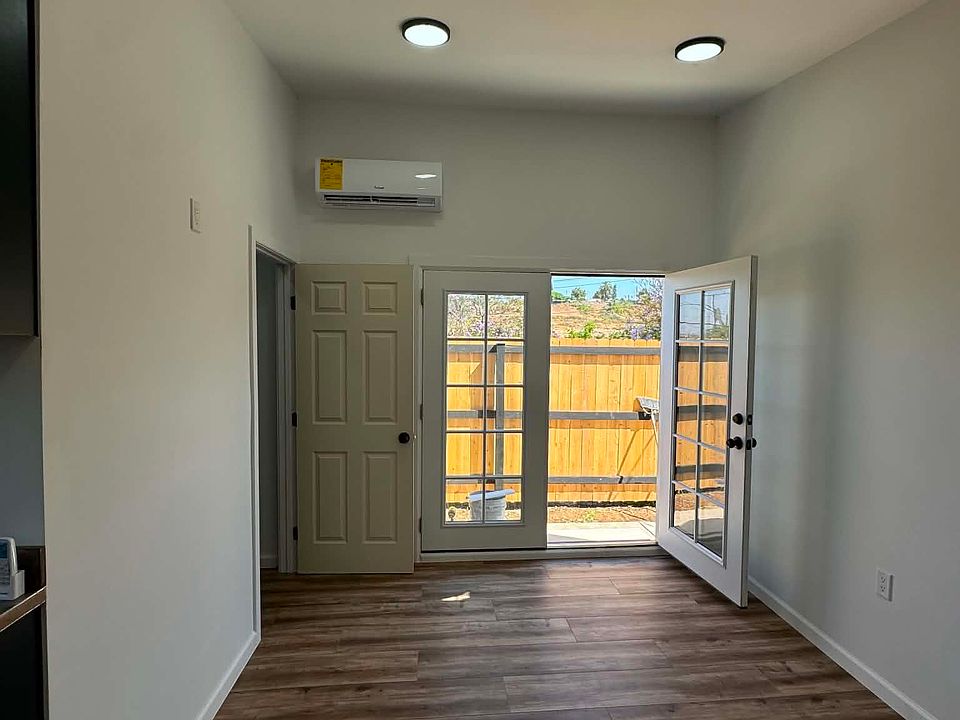1st image of 268 Meadowbrook Dr #1