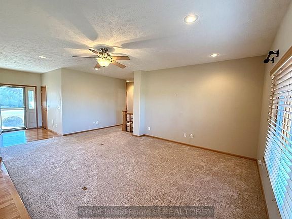 5th image of 4012 Indianhead Dr