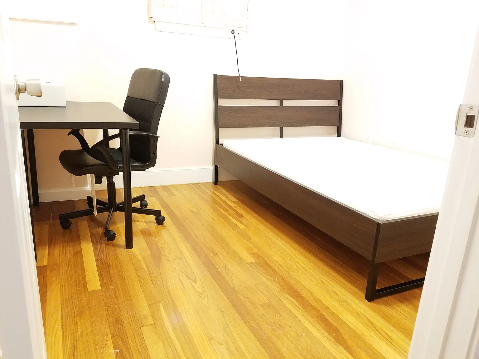 7 bed, $900 — Photo 1