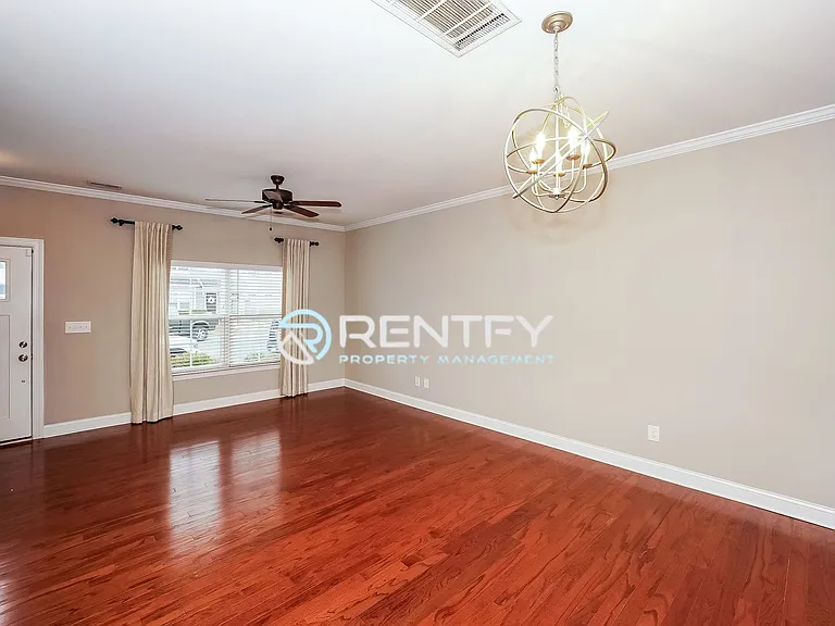 2506 Gallery Dr — Photo 4