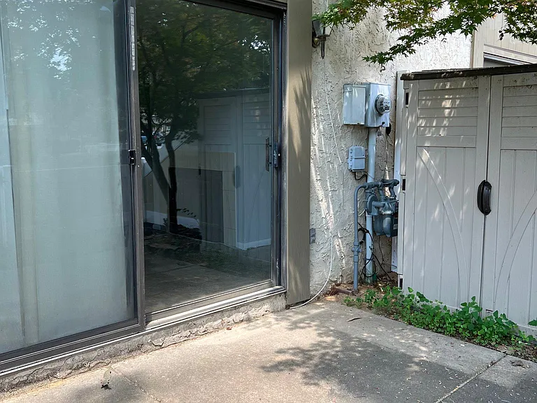 209 Hampshire Dr #209 — Photo 27