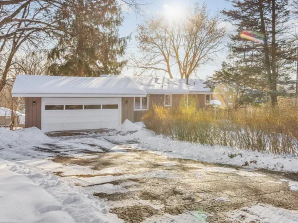 15701 Oak Ridge Rd, Eden Prairie, MN 55346