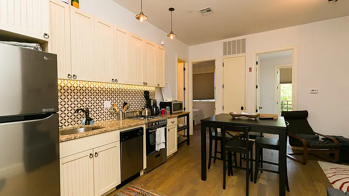 Rented by Nooklyn NYC LLC | media 32