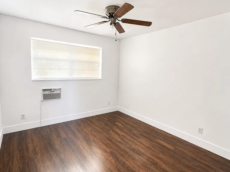 7401 Pines Blvd #109 — Photo 6