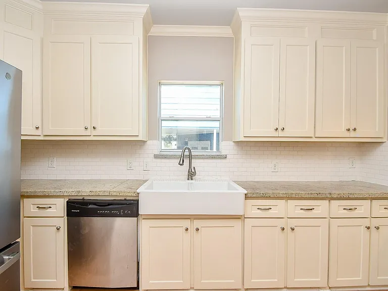 1307 Walton St — Photo 10